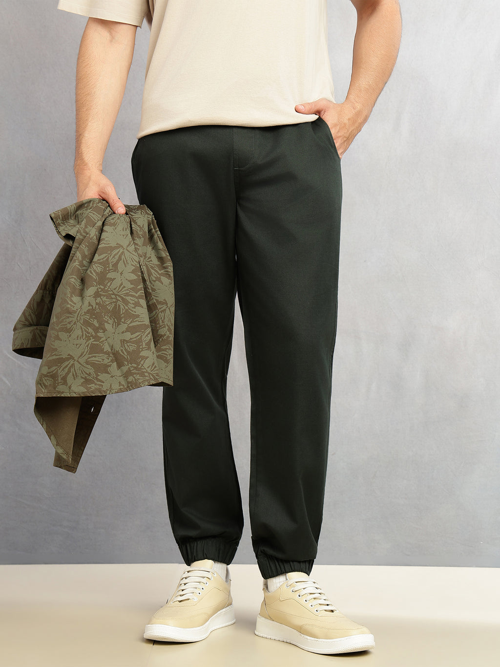 Thomas Scott Men Bottle Green Cricket Club Collection Regular Fit Mid-Rise Woven Joggers with Drawstring & 4 Utility Pockets