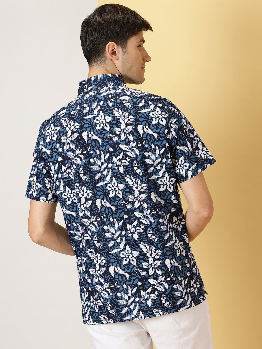 Thomas Scott Men Blue Smart Spread Collar Short Sleeves Slim Fit Floral Printed 100% Cotton Casual Shirt