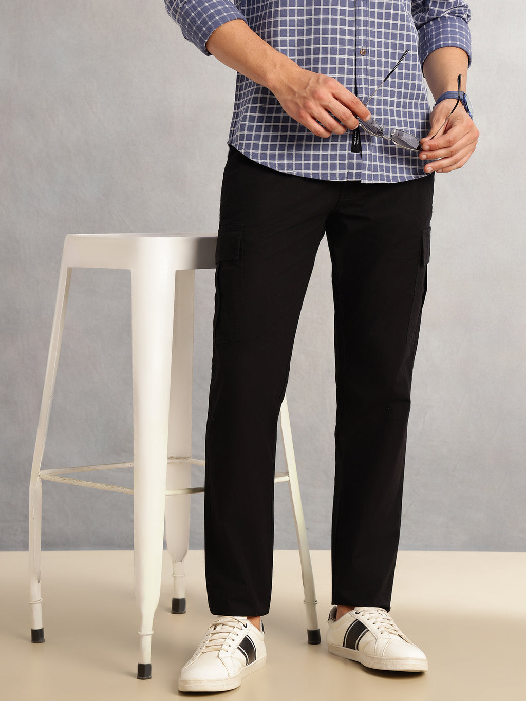 Thomas Scott Men Black Cricket Club Collection Straight Fit Solid 4 Pockets Design Woven Cargo Trouser