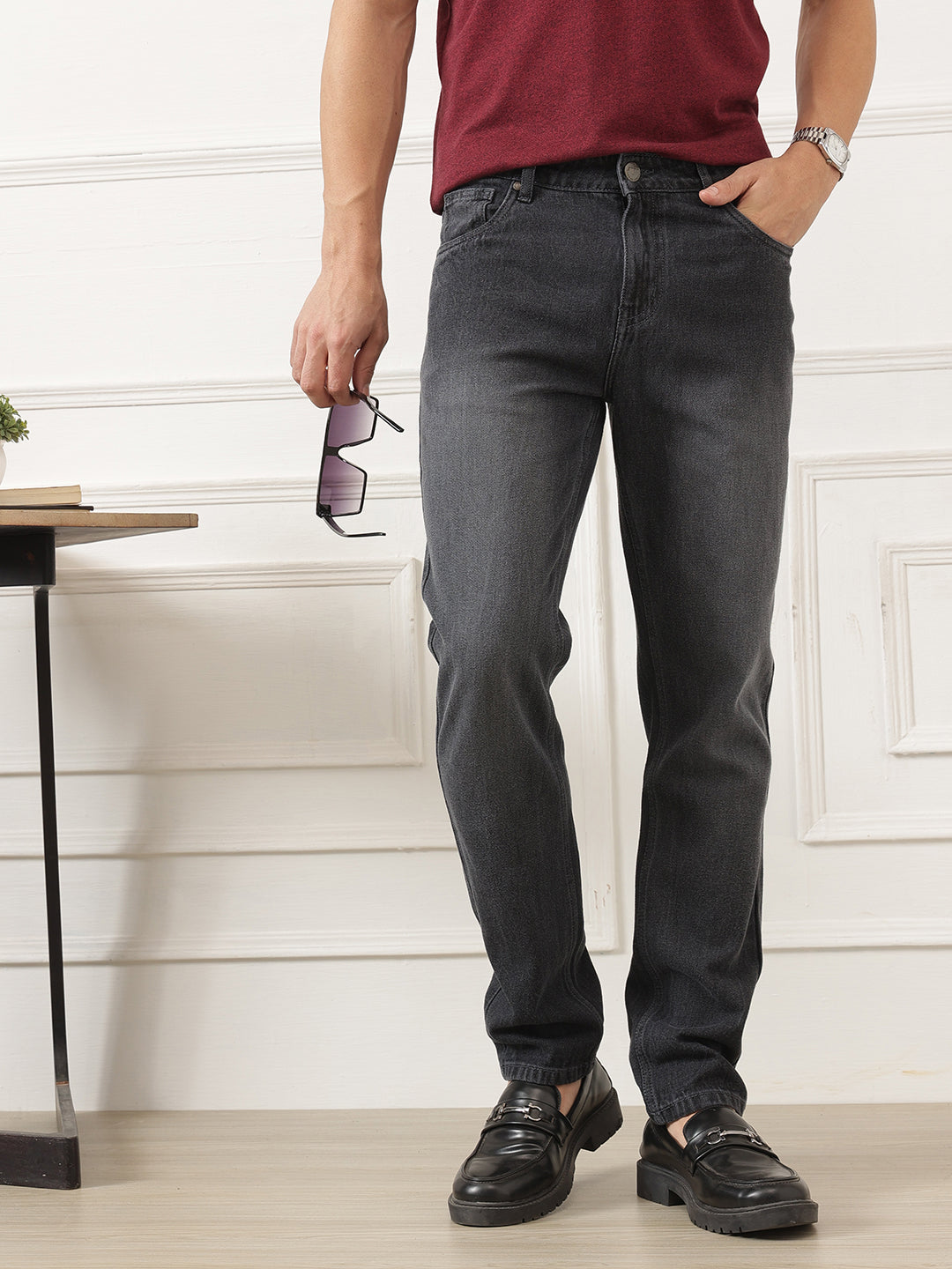 Mid Black Smart Slim Fit Mid-Rise Clean Look Non-Stretchable Jeans For Men