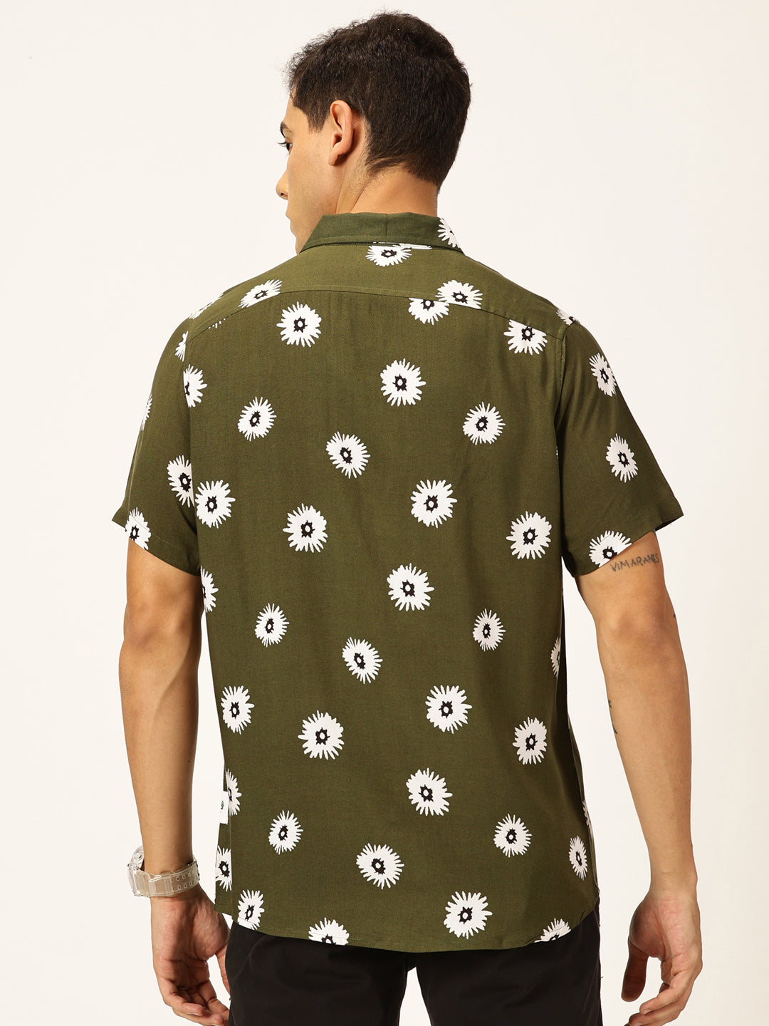 Thomas Scott Men Green Premium Short Sleeves Slim Fit Spread Collar Floral Printed Casual Shirt
