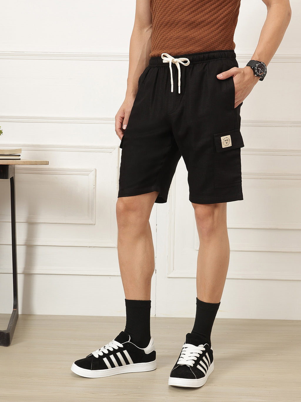 Black Regular Fit Mid-Rise Textured Cotton Linen Cargo Shorts For Men