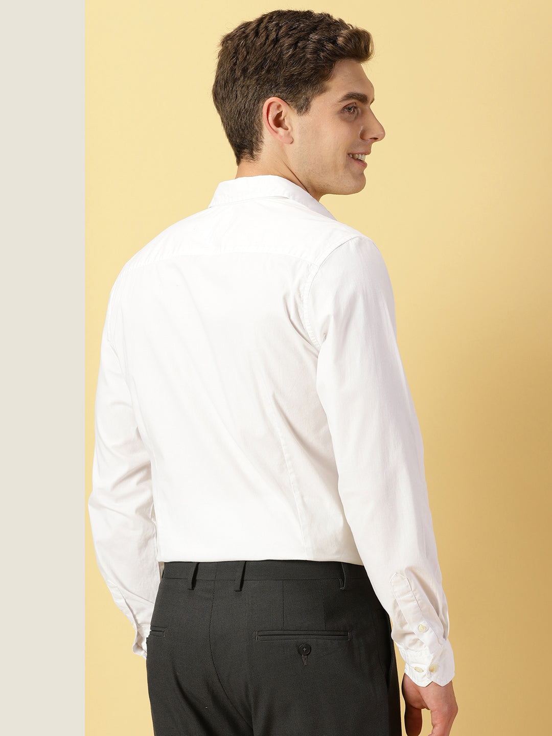 Thomas Scott Men White Classic Regular Fit Long Sleeves Spread Collar Solid Casual Shirt
