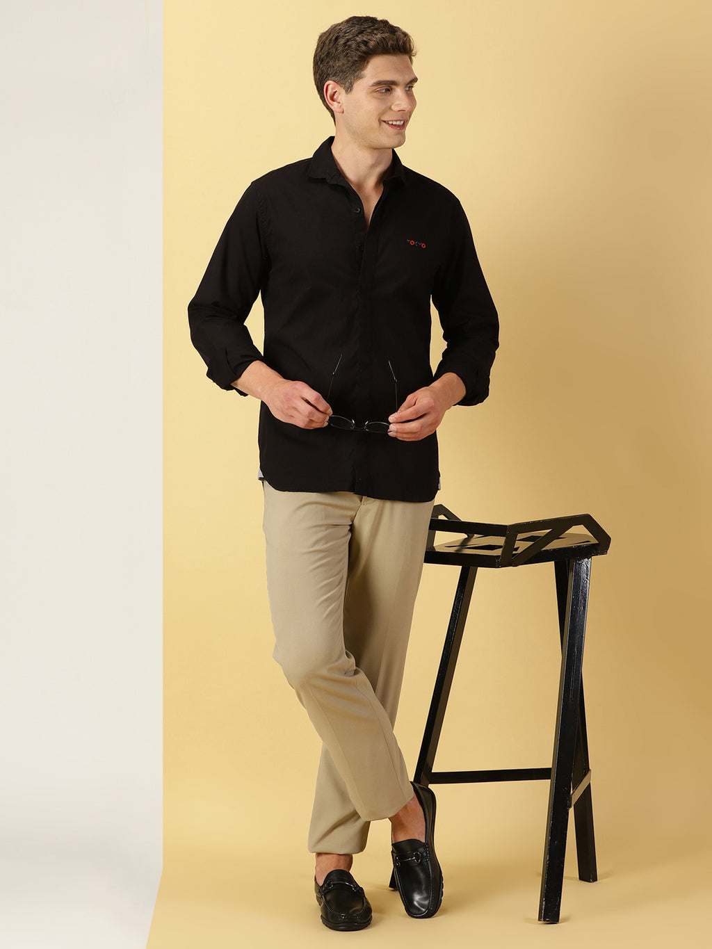 Thomas Scott Men Black Classic Regular Fit Long Sleeves Spread Collar Solid Casual Shirt