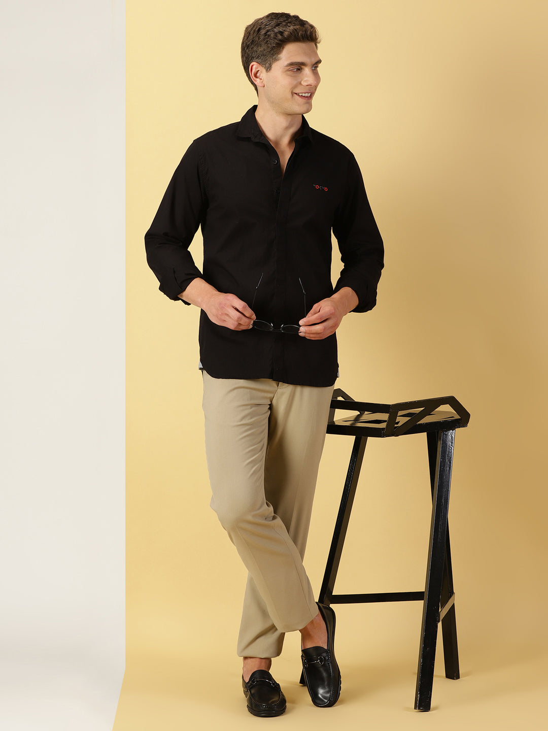 Thomas Scott Men Black Classic Regular Fit Long Sleeves Spread Collar Solid Casual Shirt