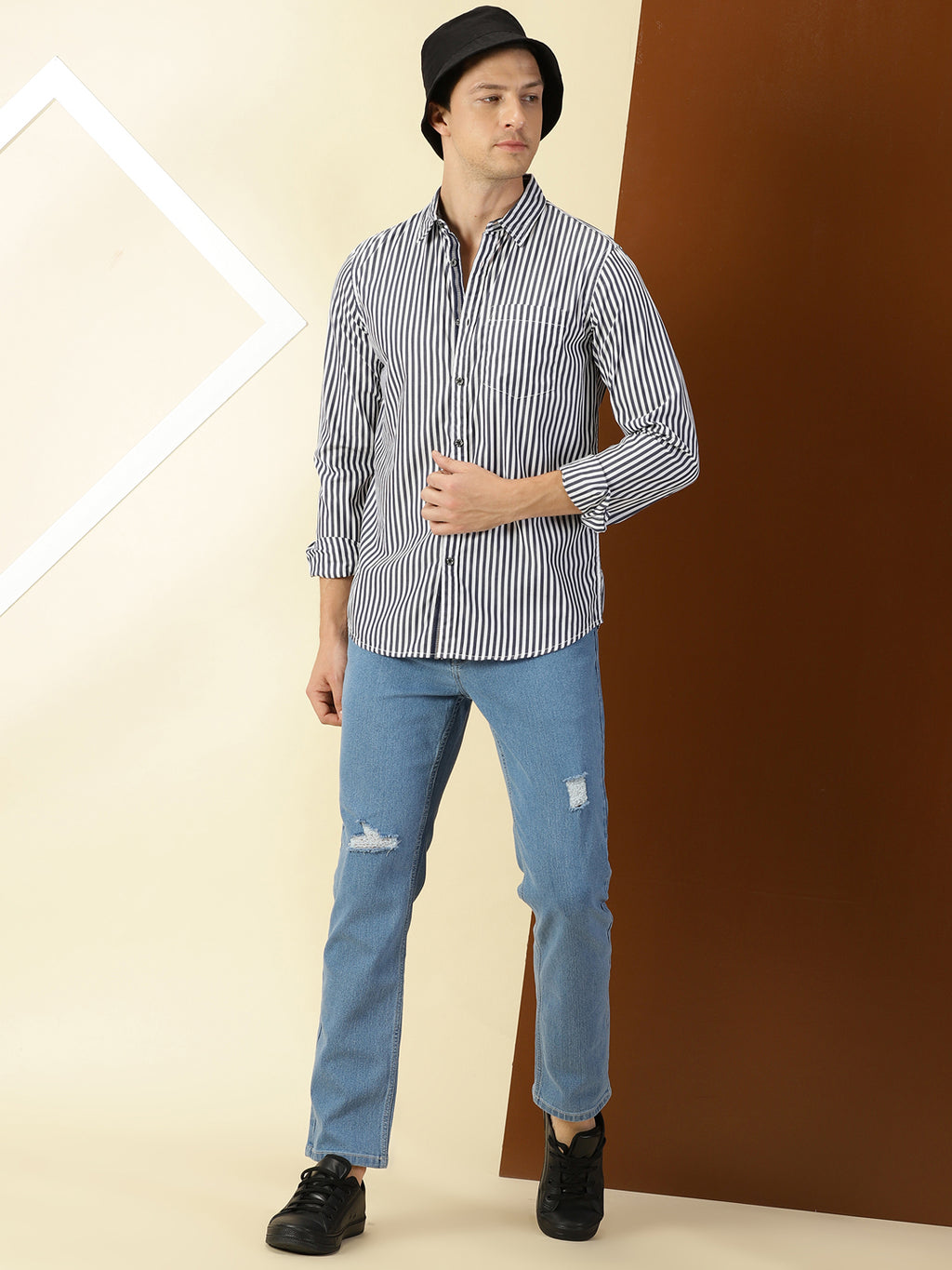 Thomas Scott Men Dark Navy Classic Slim Fit Long Sleeves Spread Collar Vertical Stripes Cotton Casual Shirt