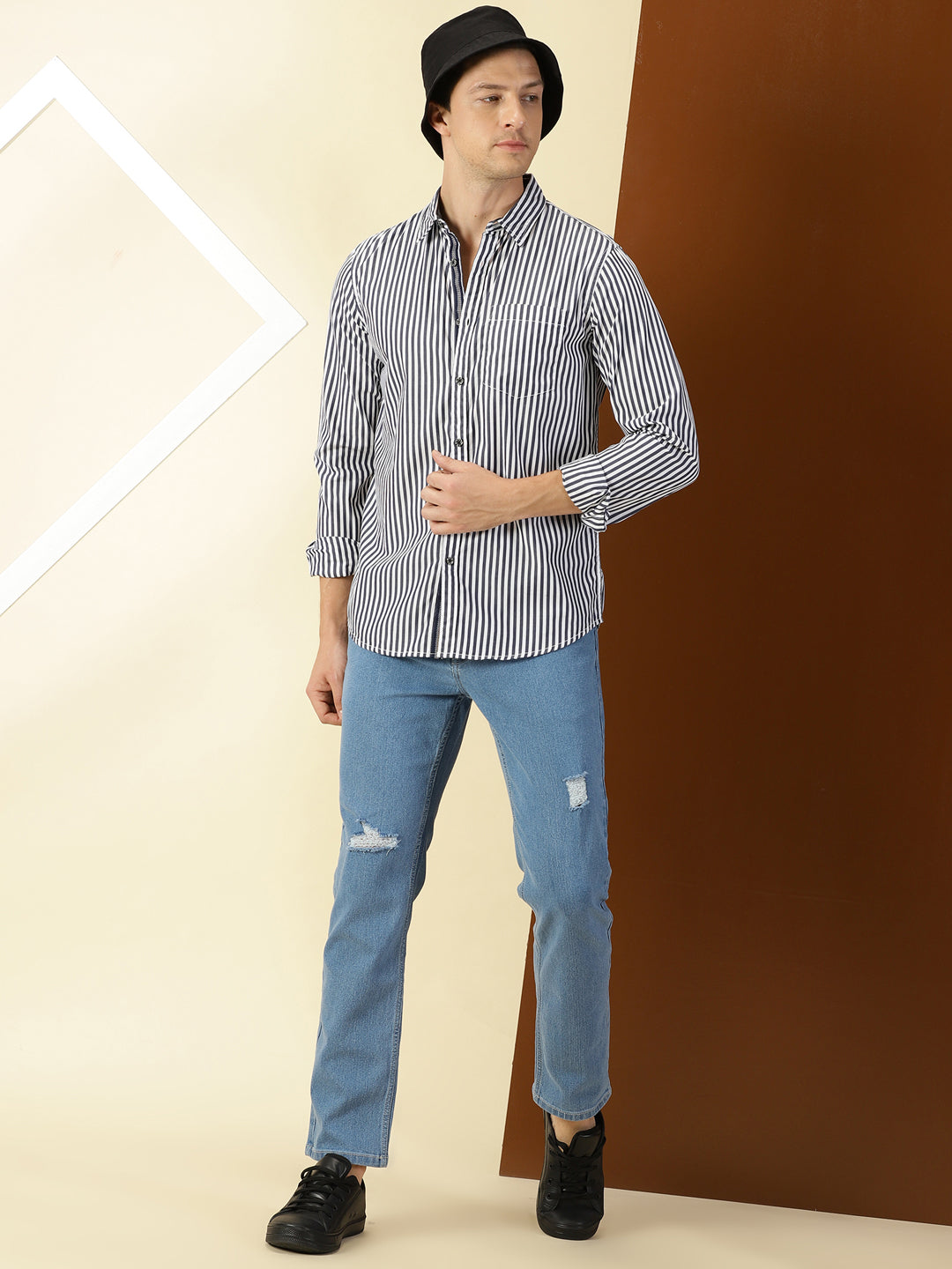 Thomas Scott Men Dark Navy Classic Slim Fit Long Sleeves Spread Collar Vertical Stripes Cotton Casual Shirt