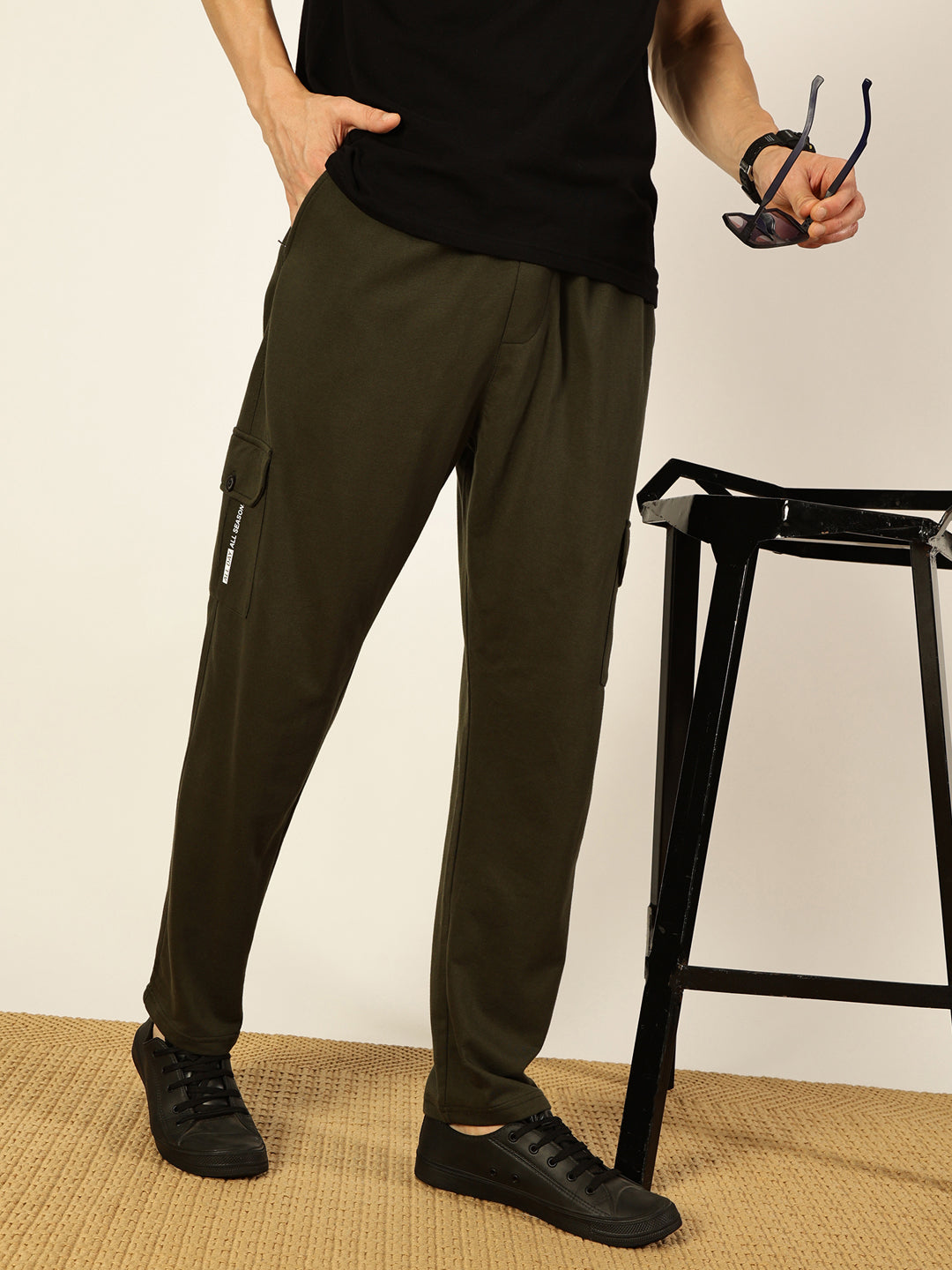 Thomas Scott Men Mid-Rise Track Pants