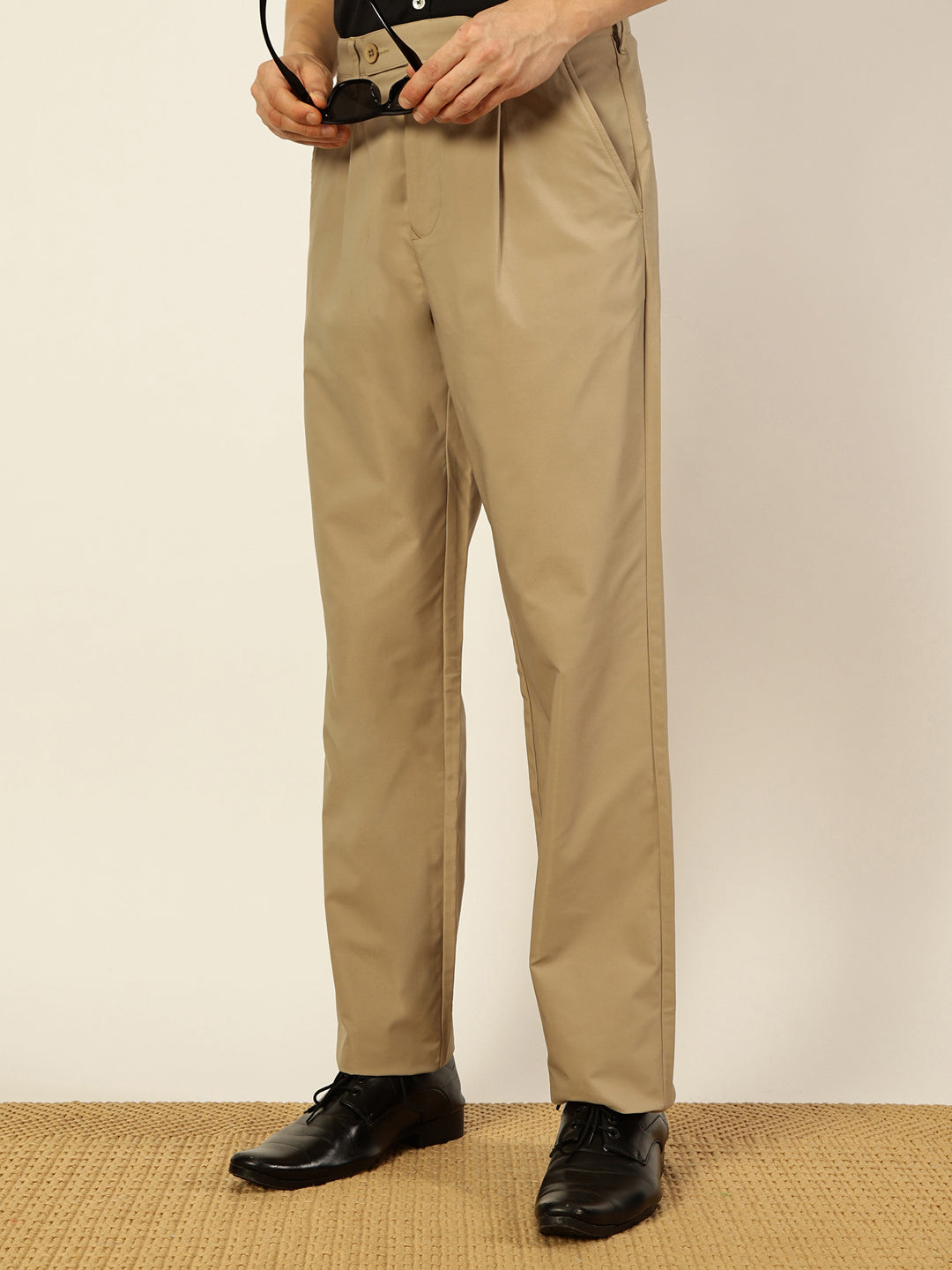 Thomas Scott Men Beige Mid-Rise Smart Pleated Trousers