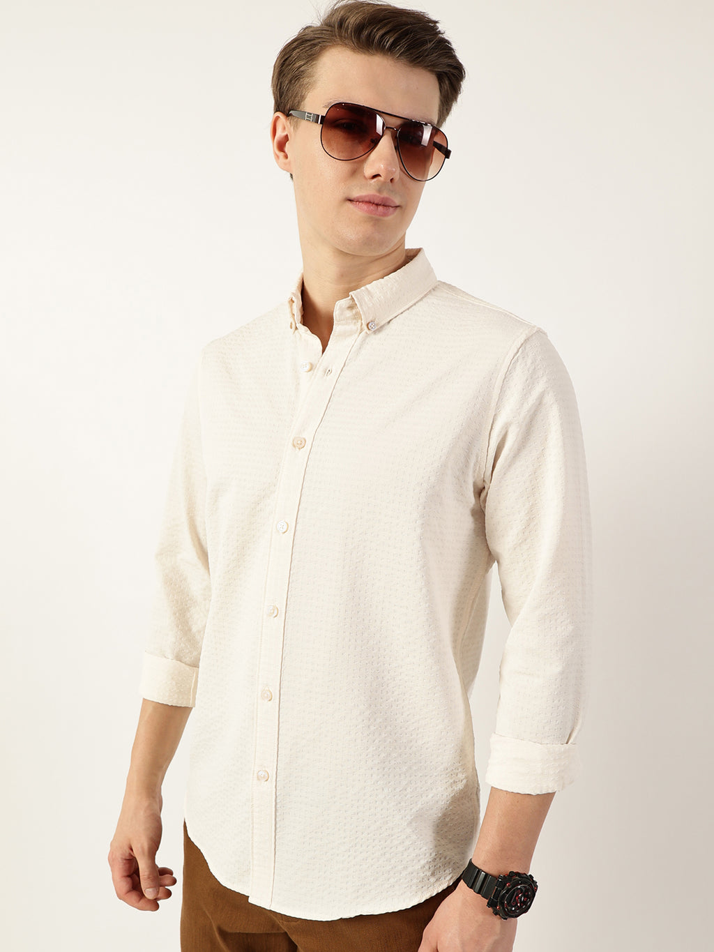 Thomas Scott Men White Smart Button-Down Collar Textured Solid Slim Fit Casual Shirt