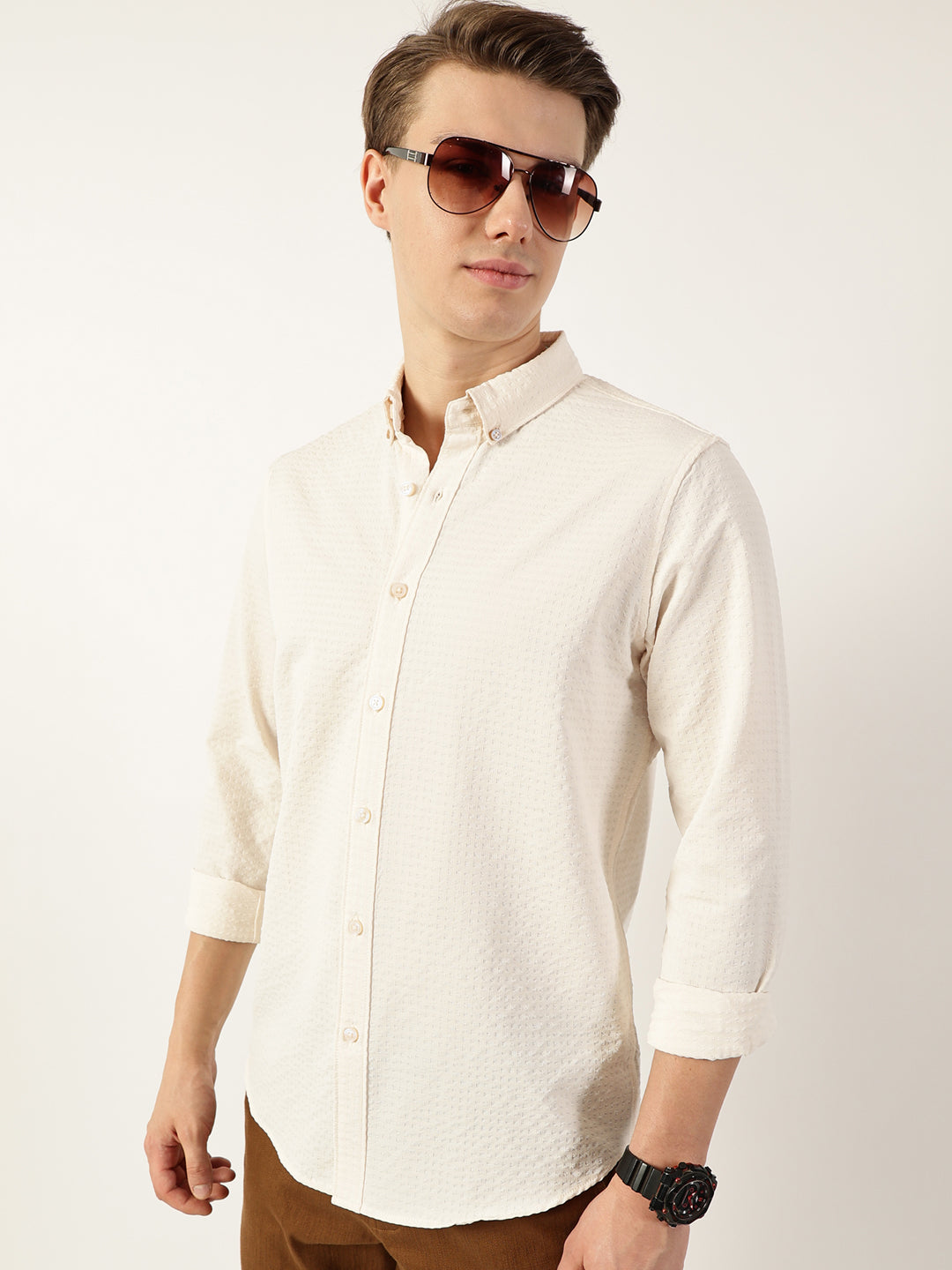 Thomas Scott Men White Smart Button-Down Collar Textured Solid Slim Fit Casual Shirt