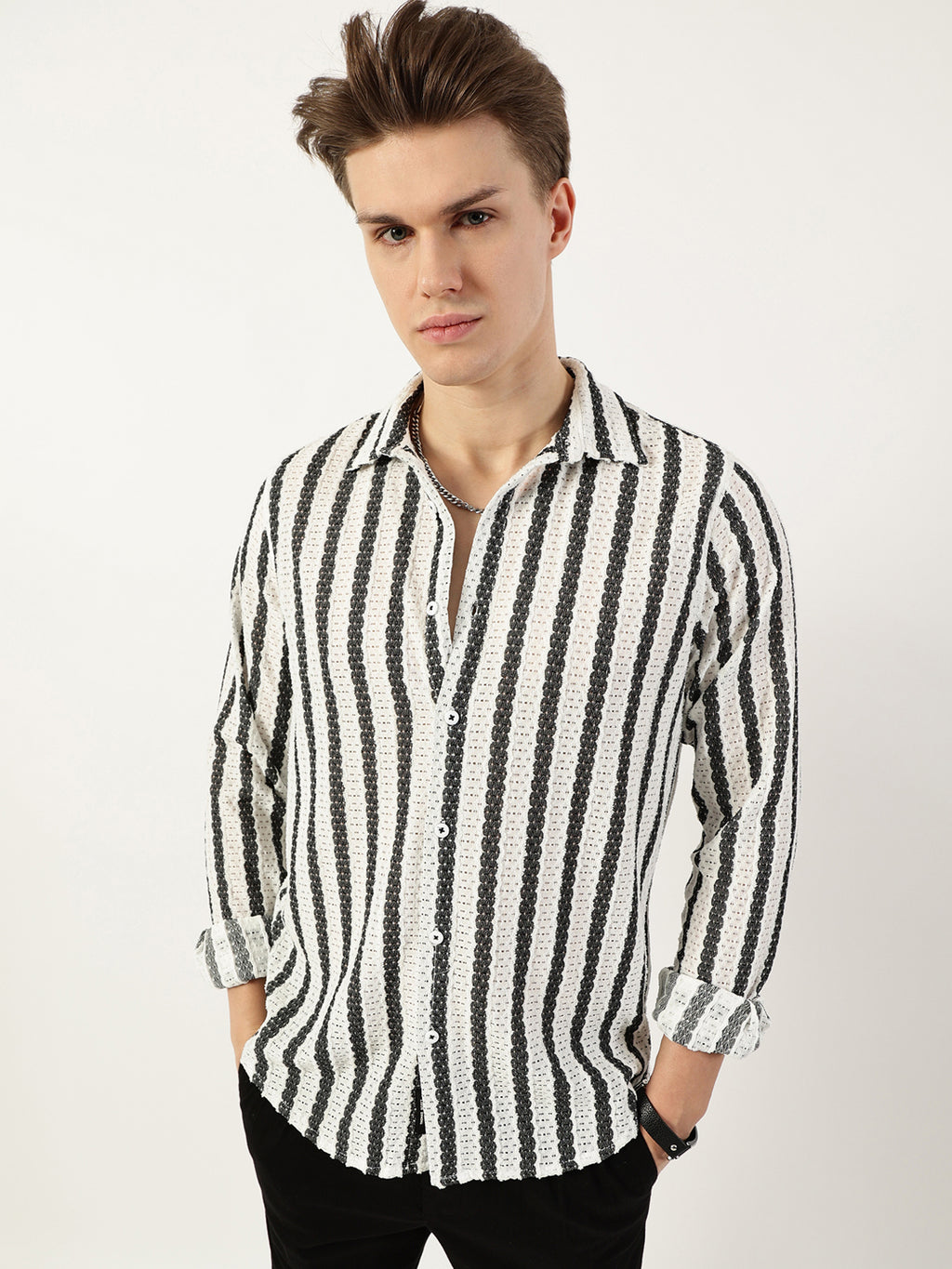 Thomas Scott Men White Premium Spread Collar Textured Solid Slim Fit Casual Shirt