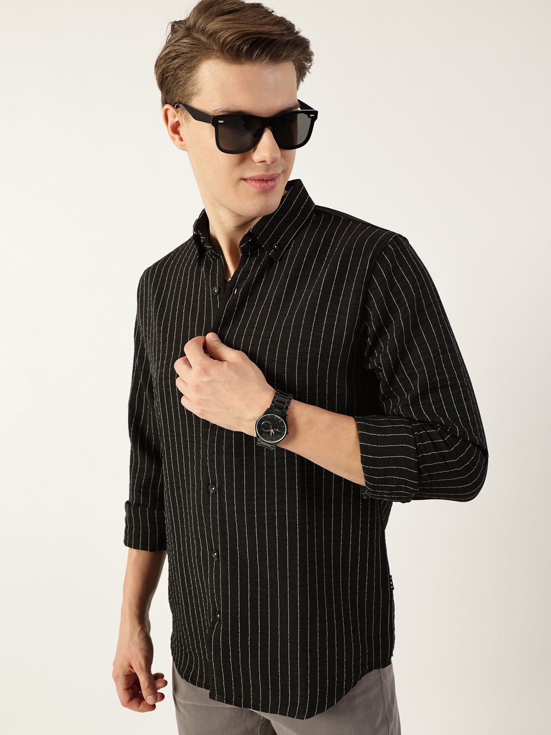 Thomas Scott Men Black Premium Spread Collar Vertical Striped Slim Fit Casual Shirt