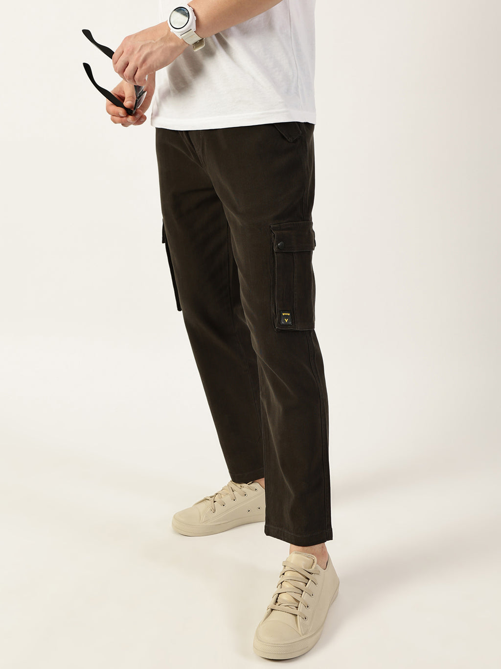 Thomas Scott Men Bottle Green Relaxed Loose Fit Easy Wash Cargos Trousers