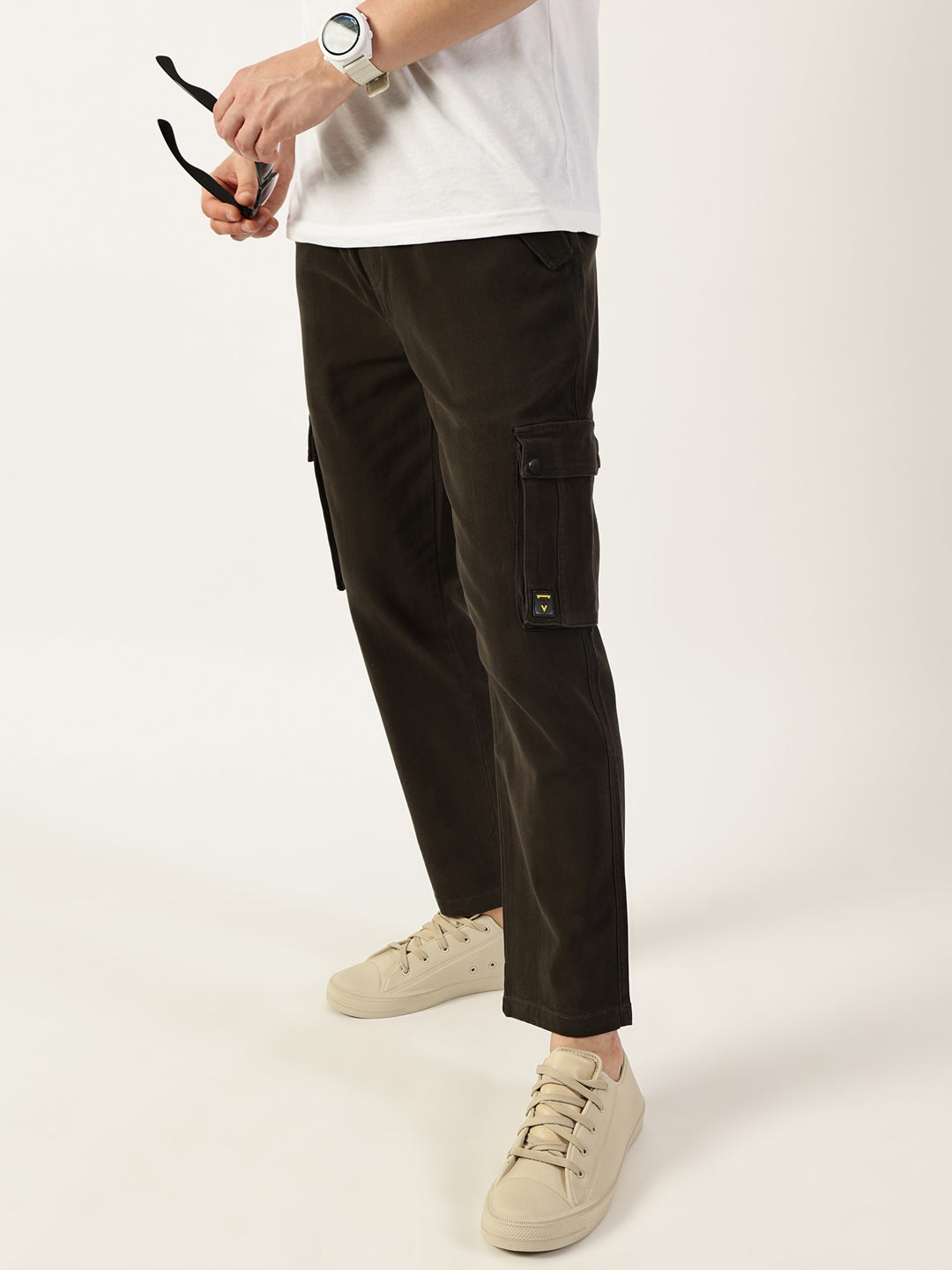 Thomas Scott Men Bottle Green Relaxed Loose Fit Easy Wash Cargos Trousers