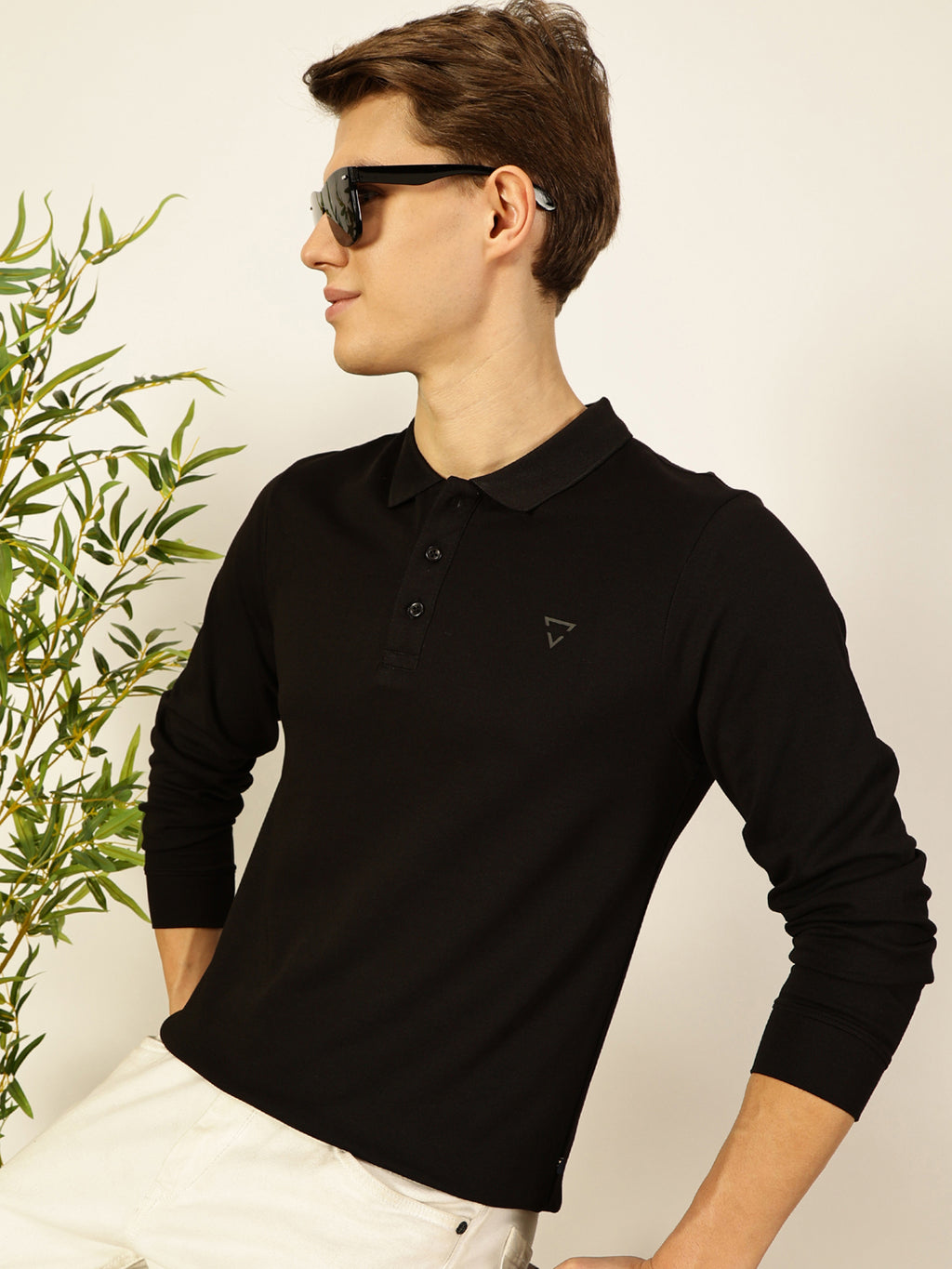 Black Regular Fit Long Sleeves Solid Tshirt