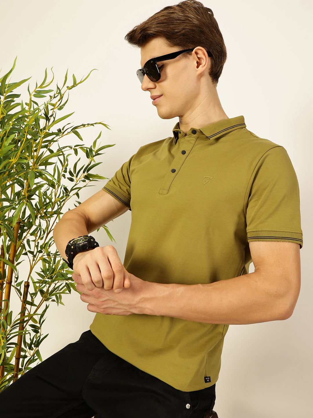 Thomas Scott Men Olive Solid Polo Collar Cotton T-shirt