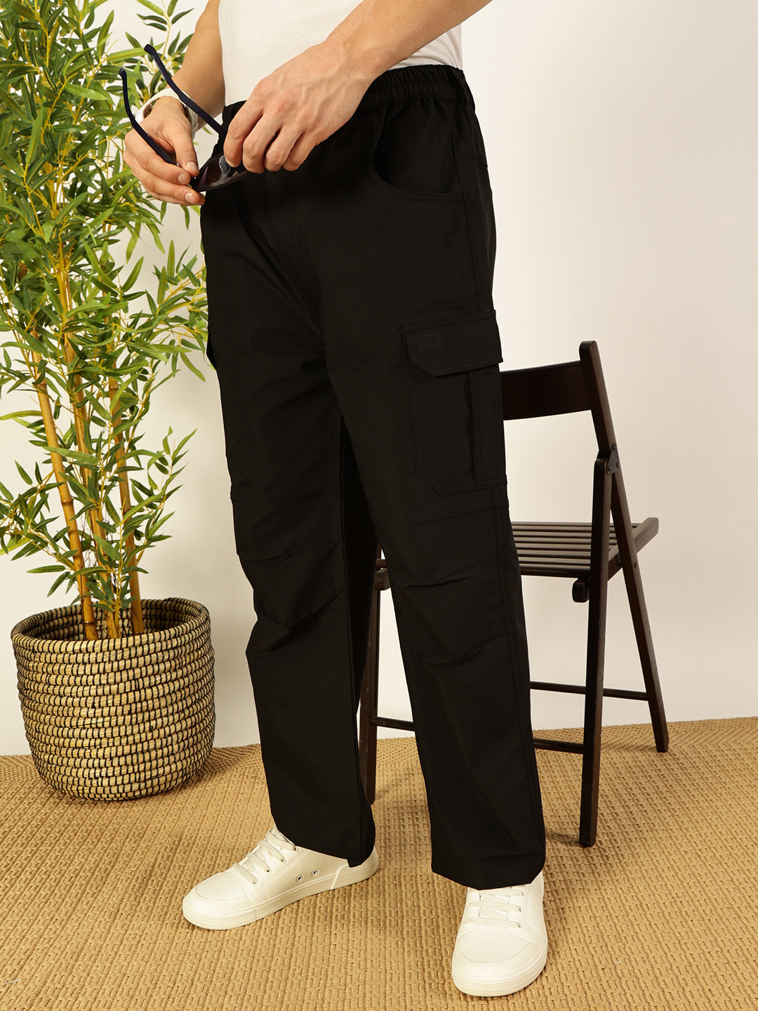 Thomas Scott Men Black Smart Loose Fit Woven Cargo Trousers