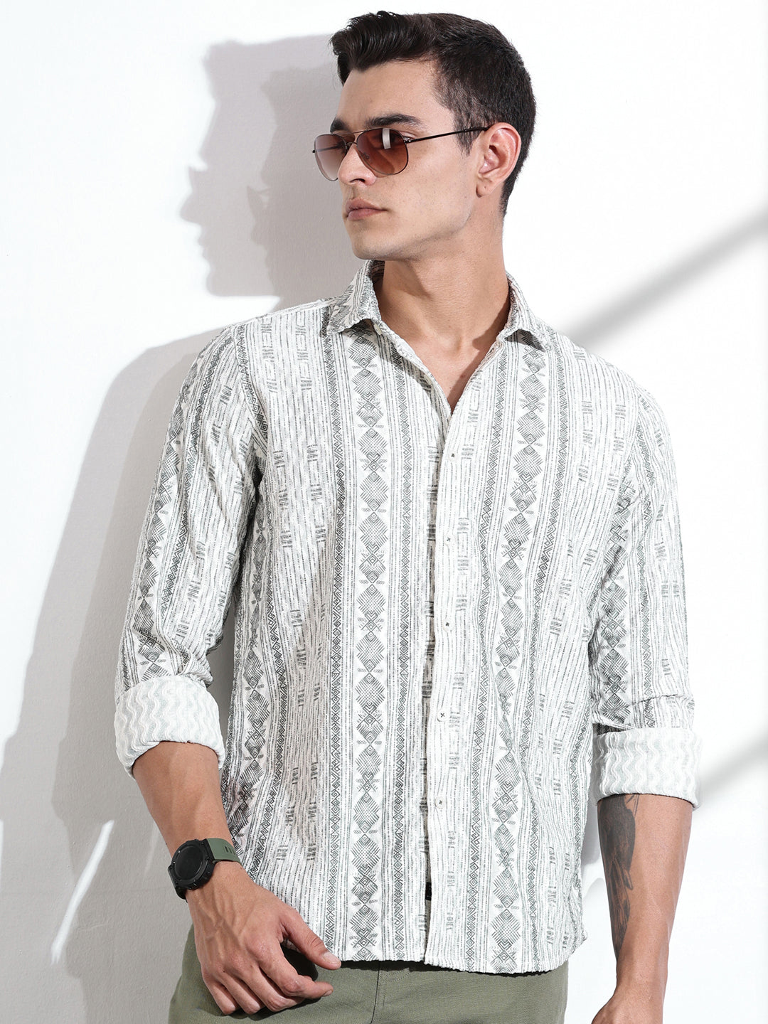Thomas Scott Men Olive Slim Fit Long Sleeves Abstract Printed Casual Shirt