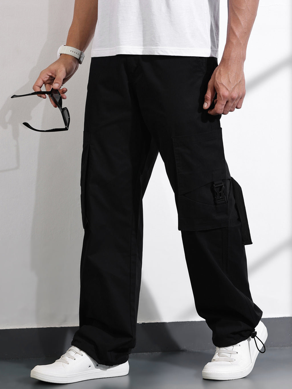 Thomas Scott Men Black Cotton Mid-Rise Original Cargo Trouser