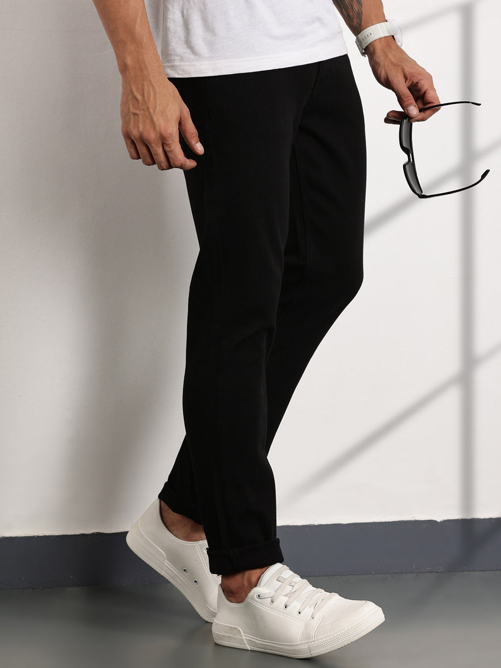 Thomas Scott Men Black Mid-Rise Slim Fit Stretchable Jeans