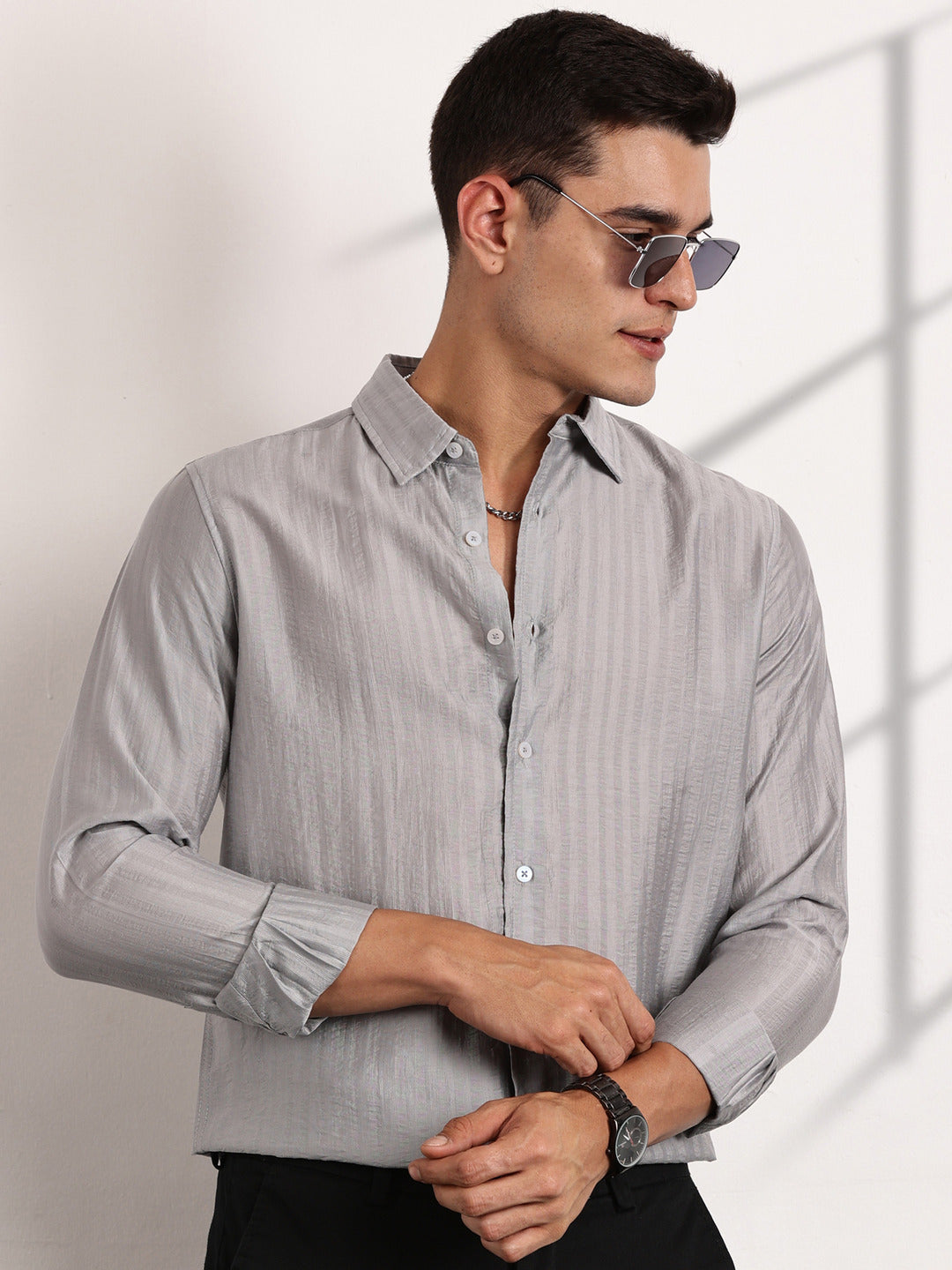 Thomas Scott Men Grey Slim Fit Long Sleeves Vertical Stripes Casual Shirt