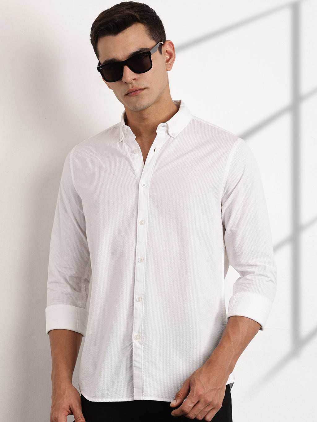 Thomas Scott Men White Reguar Fit Long Sleeves Pinstripes Cotton Casual Shirt