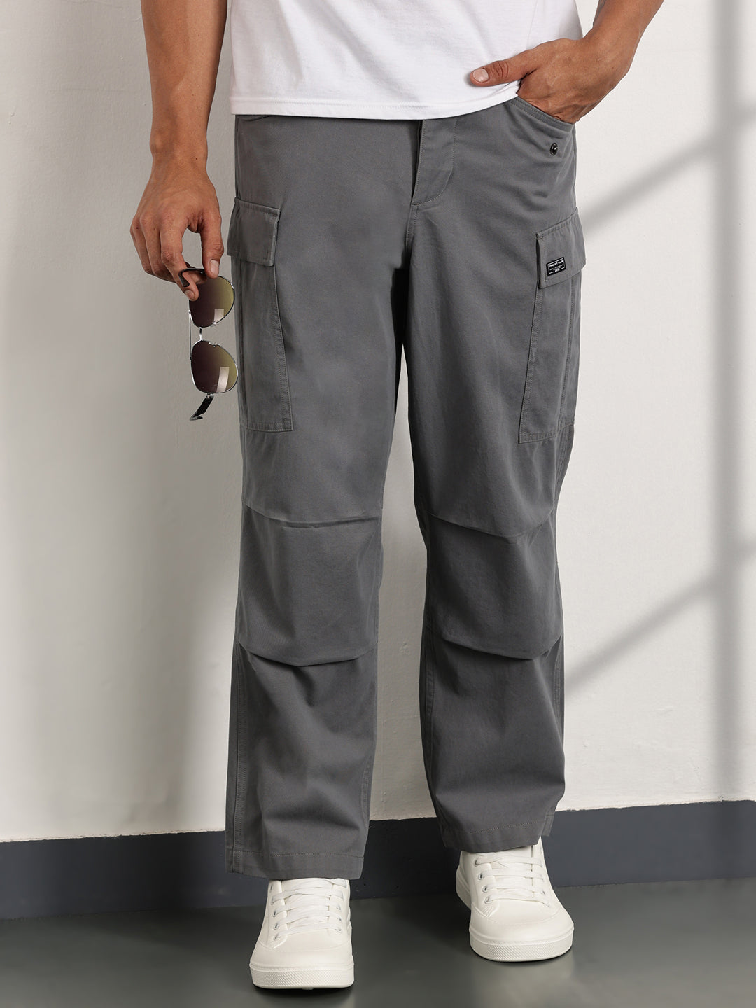 Thomas Scott Men Grey Mid-Rise Loose Fit Cotton Woven Cargo Trouser