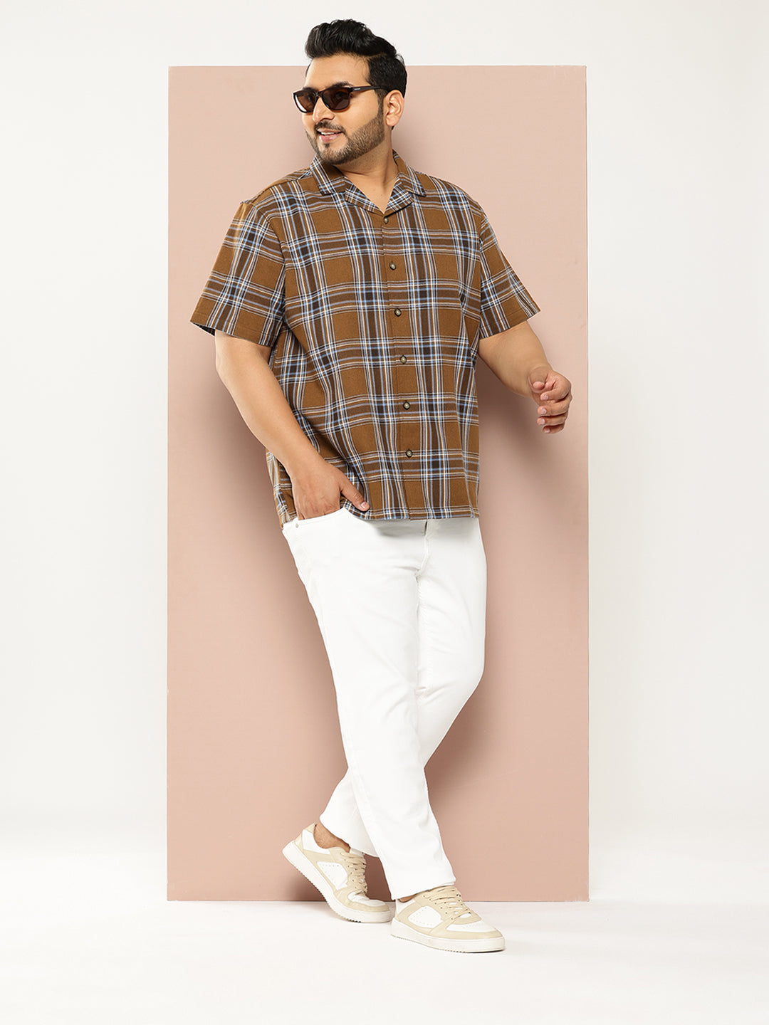 Thomas Scott Men Brown Plus Size Regular Fit Short Sleeves Windowpane Checks Casual Shirt