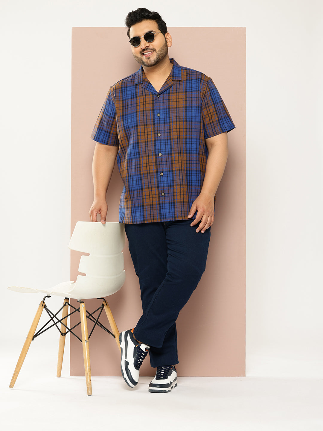 Thomas Scott Men Blue Plus Size Regular Fit Short Sleeves Windowpane Checks Casual Shirt