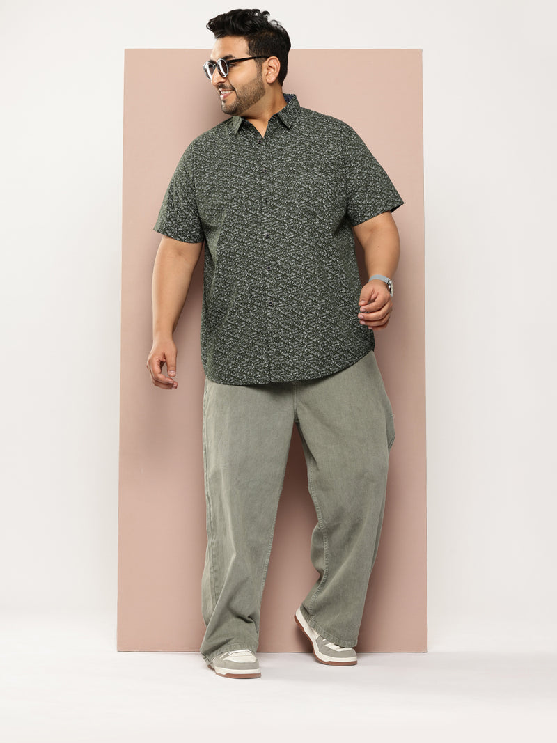 Thomas Scott Men Green Plus Size Regular Fit Short Sleeves Abstract Printed Woven Casual Shirt