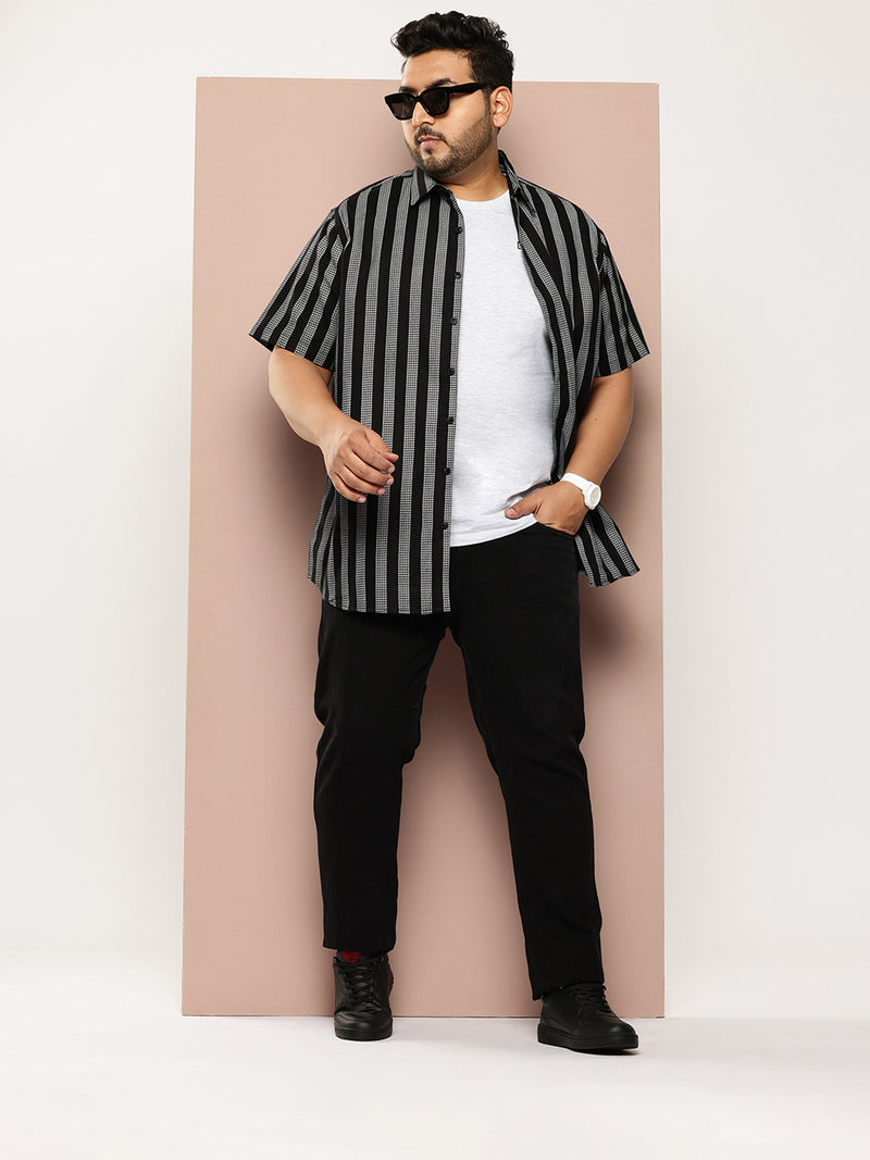 Thomas Scott Men Black Plus Size Regular Fit Short Sleeves Waffle Printed Woven Casual Shirt