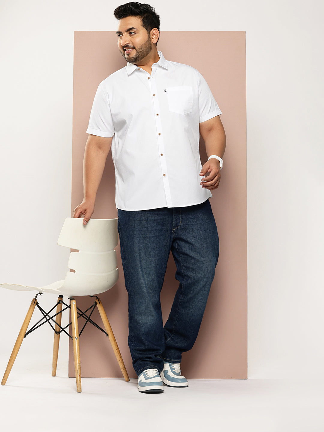 Thomas Scott Men White Plus Size Regular Fit Short Sleeves Spread Collar Pure Cotton Casual Shirt