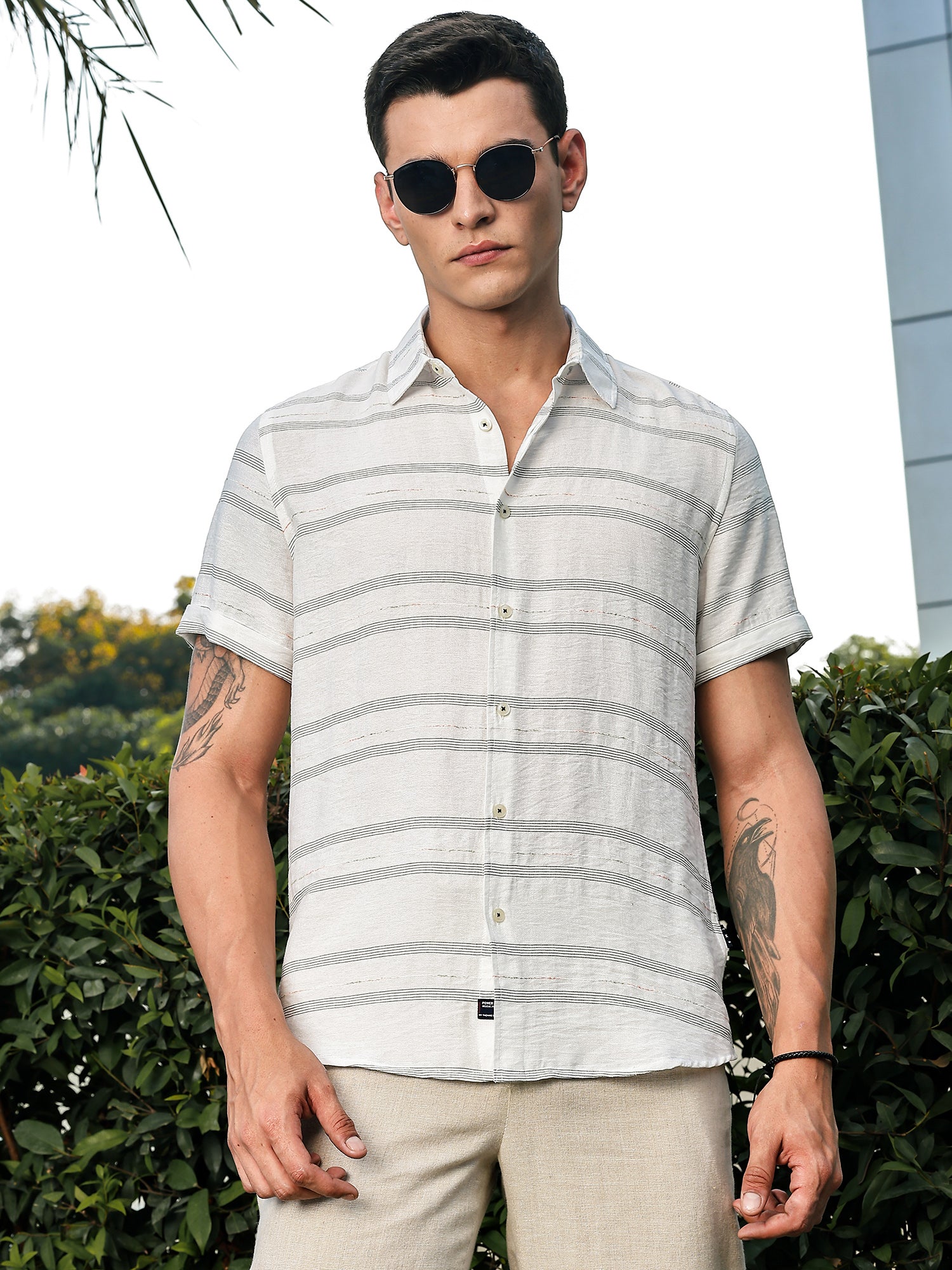 Thomas Scott Men White Slim Fit Short Sleeves Horizontal Stripes Woven Casual Shirt