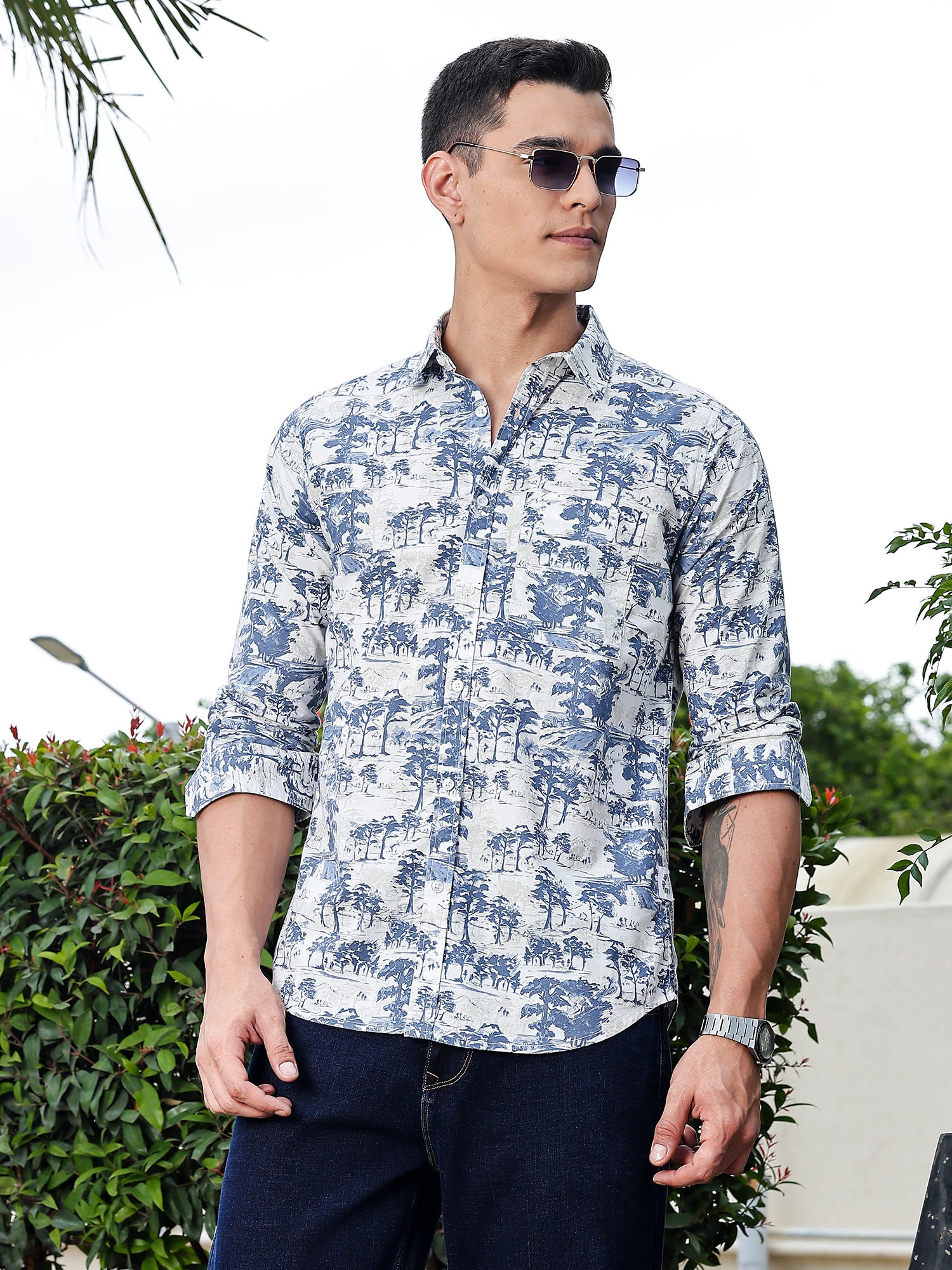 Thomas Scott Men Blue Regular Fit Long Sleeves Geometric Print Pure Cotton Casual Shirt