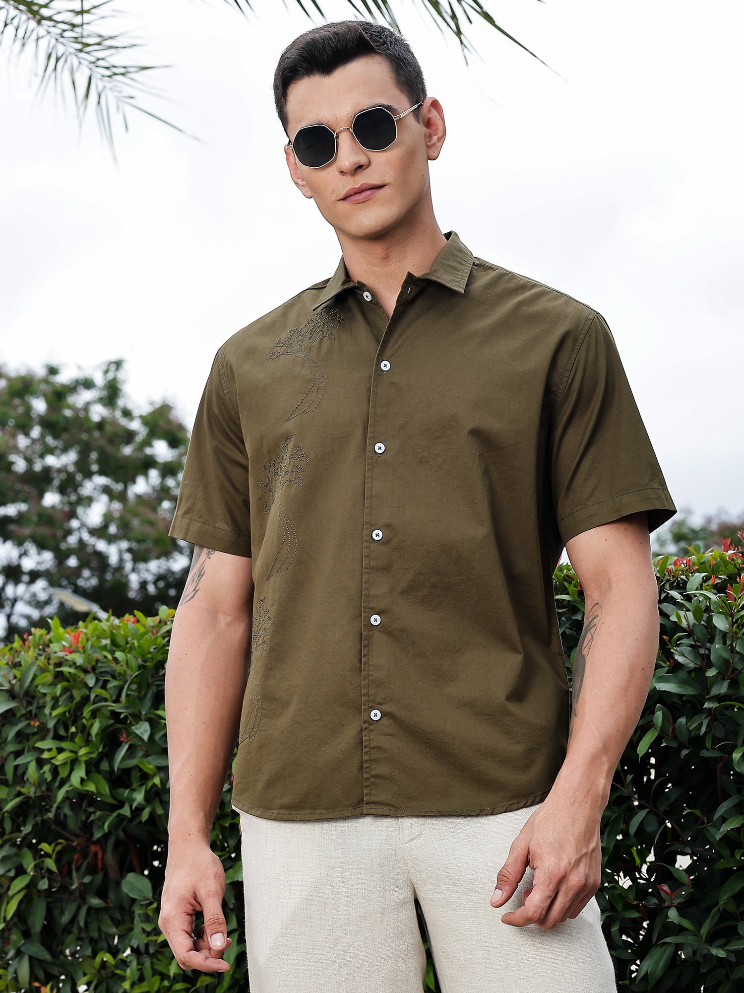 Thomas Scott Men Mehandi Regular Fit Short Sleeves Spread Collar Embroidered Shirt