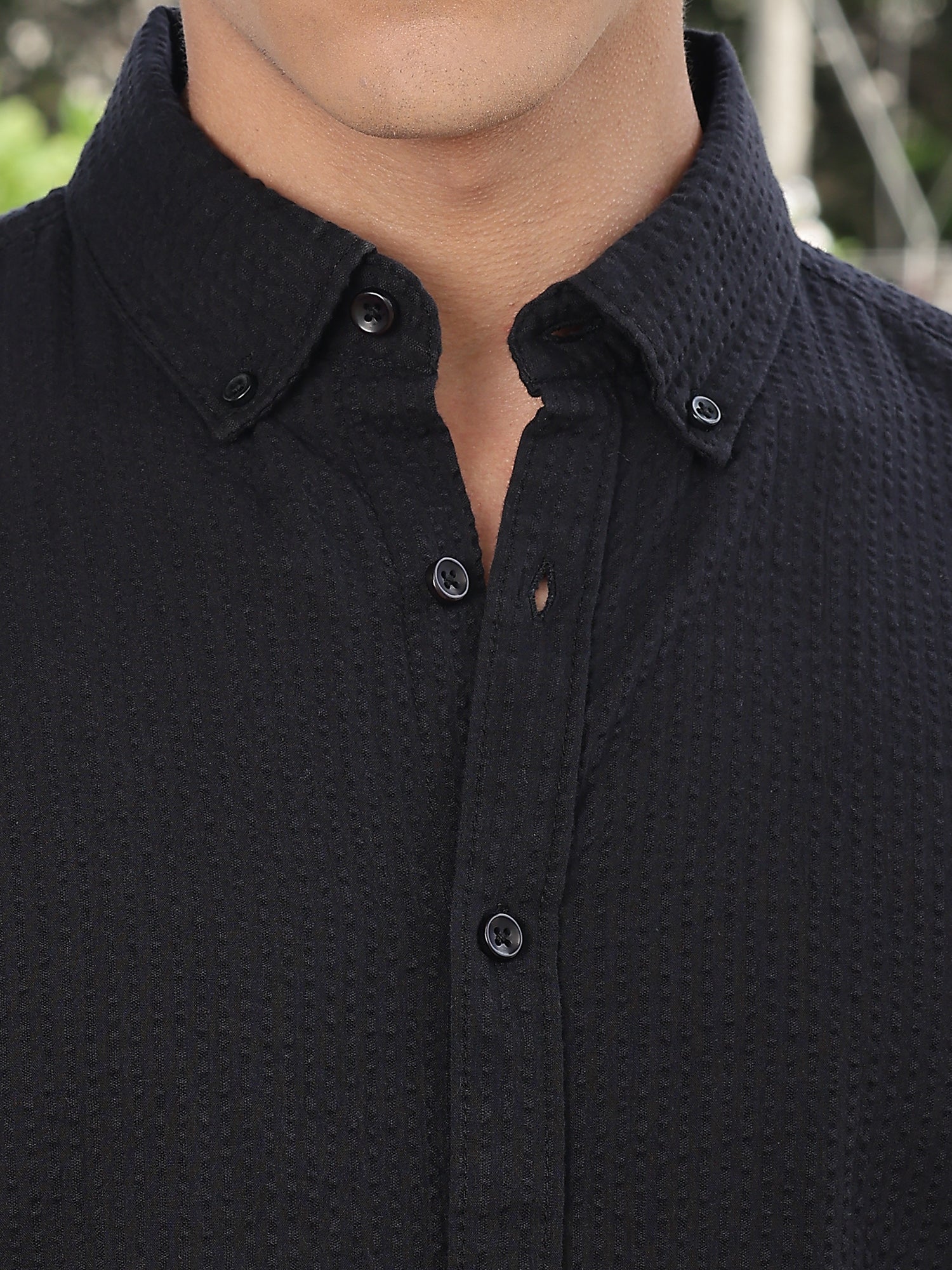 Thomas Scott Men Black Slim Fit Long Sleeves Button-Down Collar Seersucker Shirt