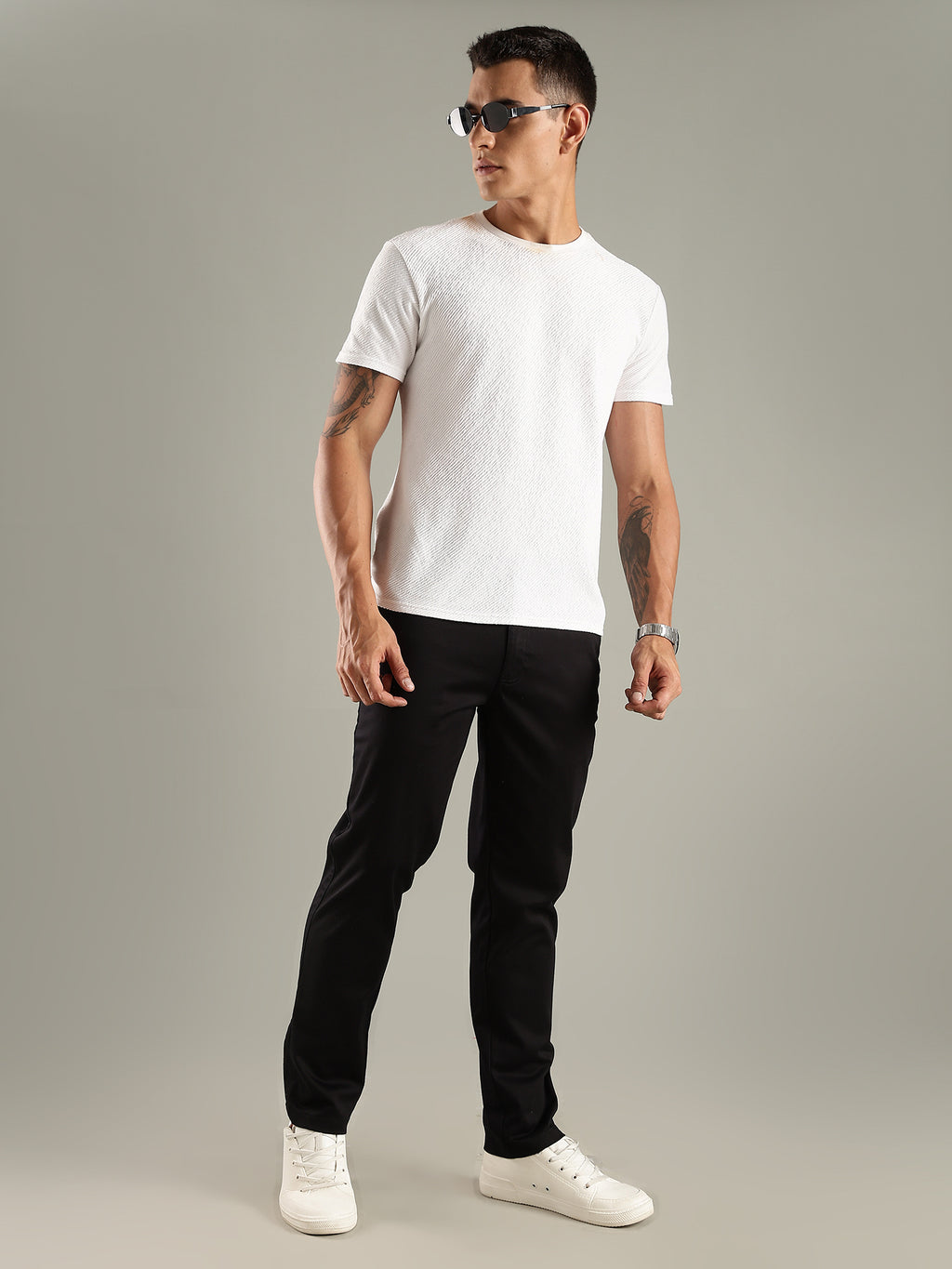 Thomas Scott Men Black Straight Fit Mid-Rise Solid Chinos Trouser