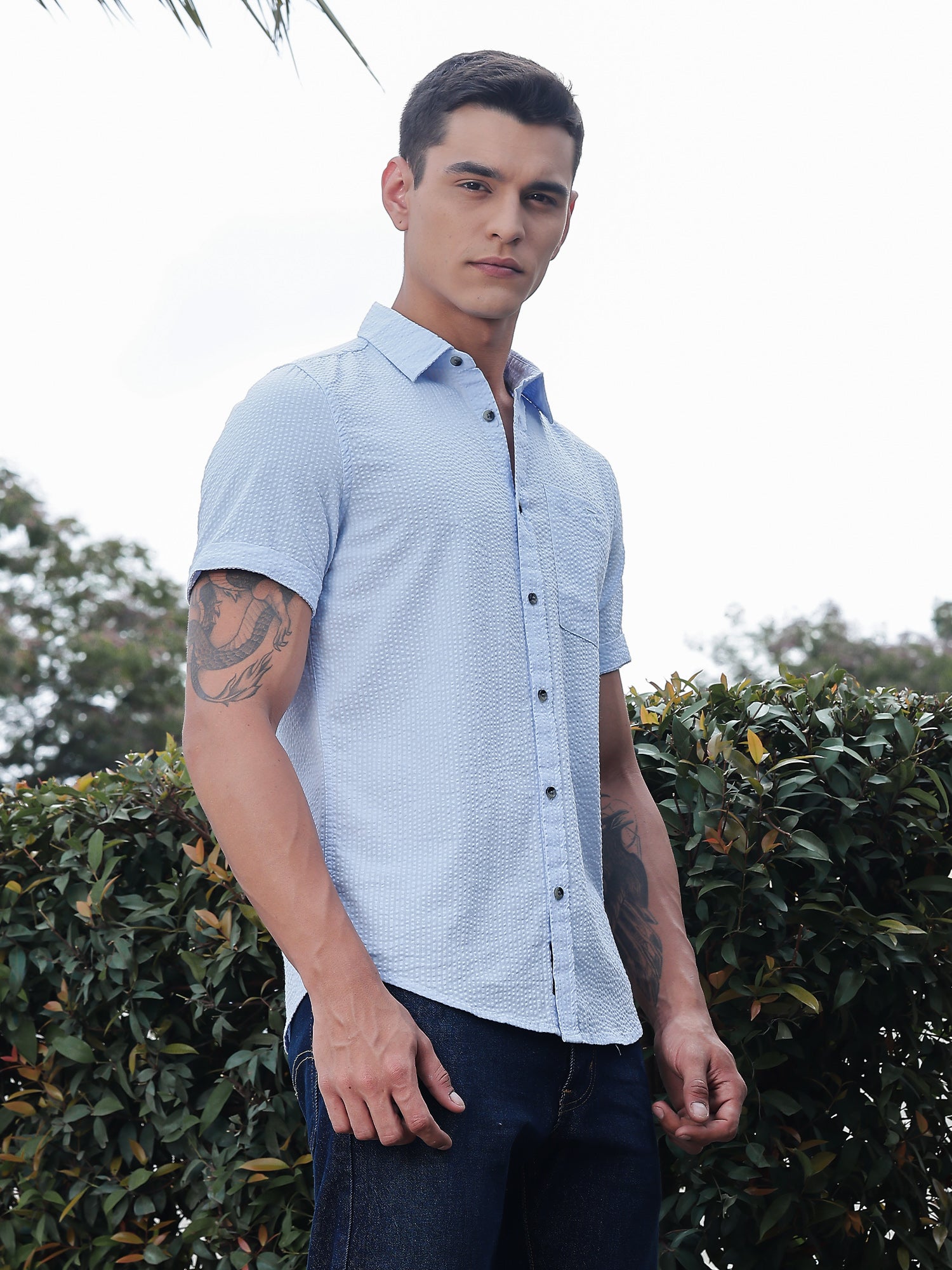 Thomas Scott Men Sky Blue Slim Fit Short Sleeves Spread Collar Seer Sucker Casual Shirt