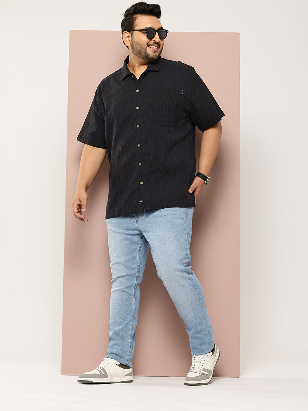 Thomas Scott Men Black Plus Size Regular Fit Short Sleeves Cotton Seersucker Shirt