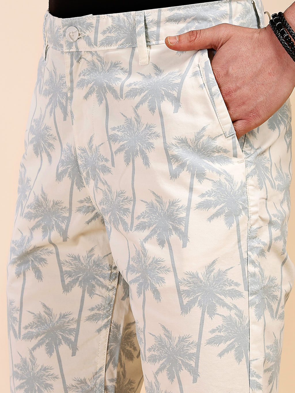 Thomas Scott Men White1 Mid-Rise Regular Fit Floral Printed Cotton Woven Chinos Shorts