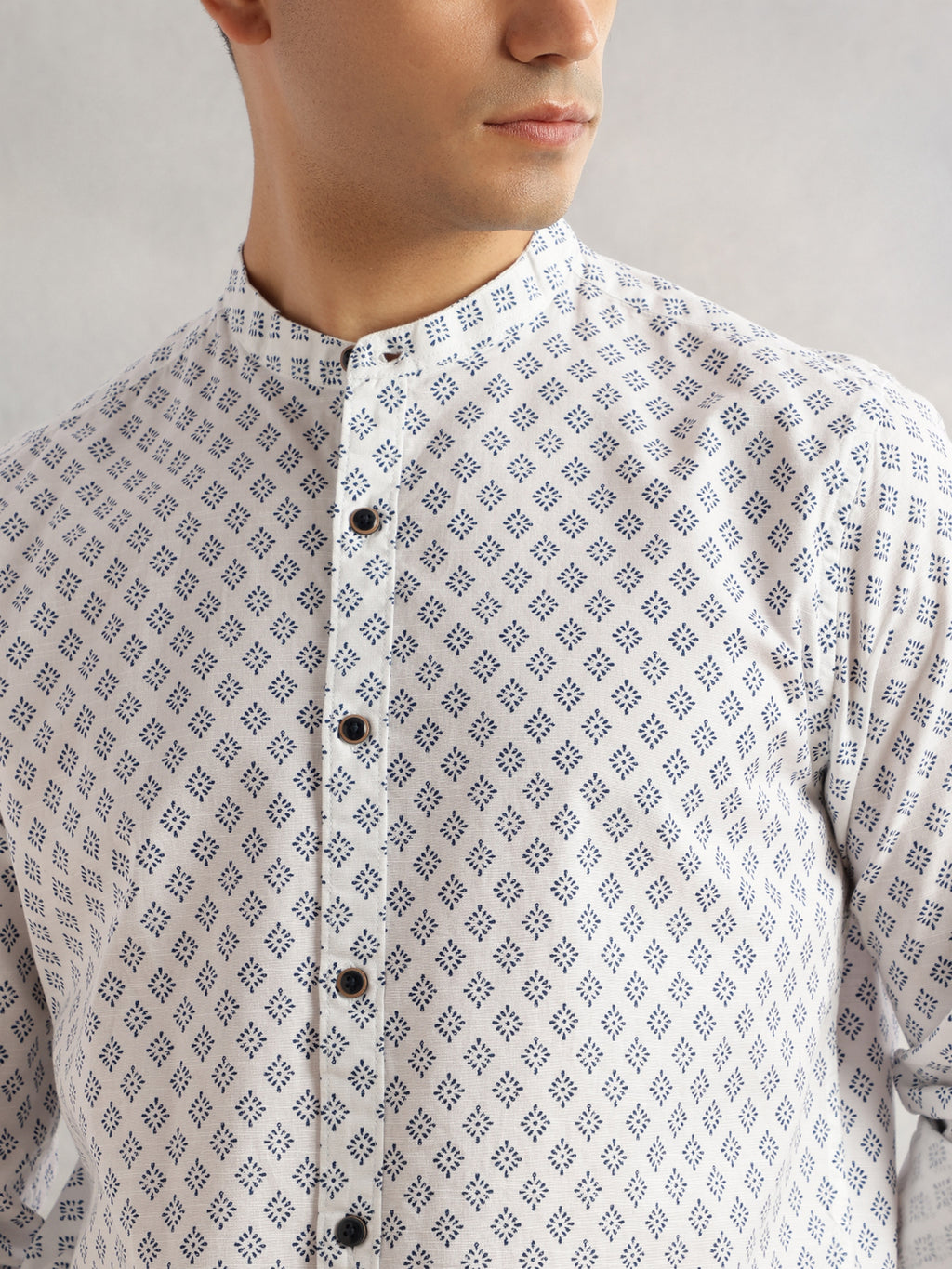 Thomas Scott Men White Slim Fit Long Sleeves Geometric Printed Mandarin Collar Cotton Linen Casual Shirt
