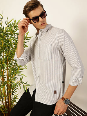 Thomas Scott Men White Slim Fit Long Sleeves Spread Collar Pinstripes Cotton Casual Shirt
