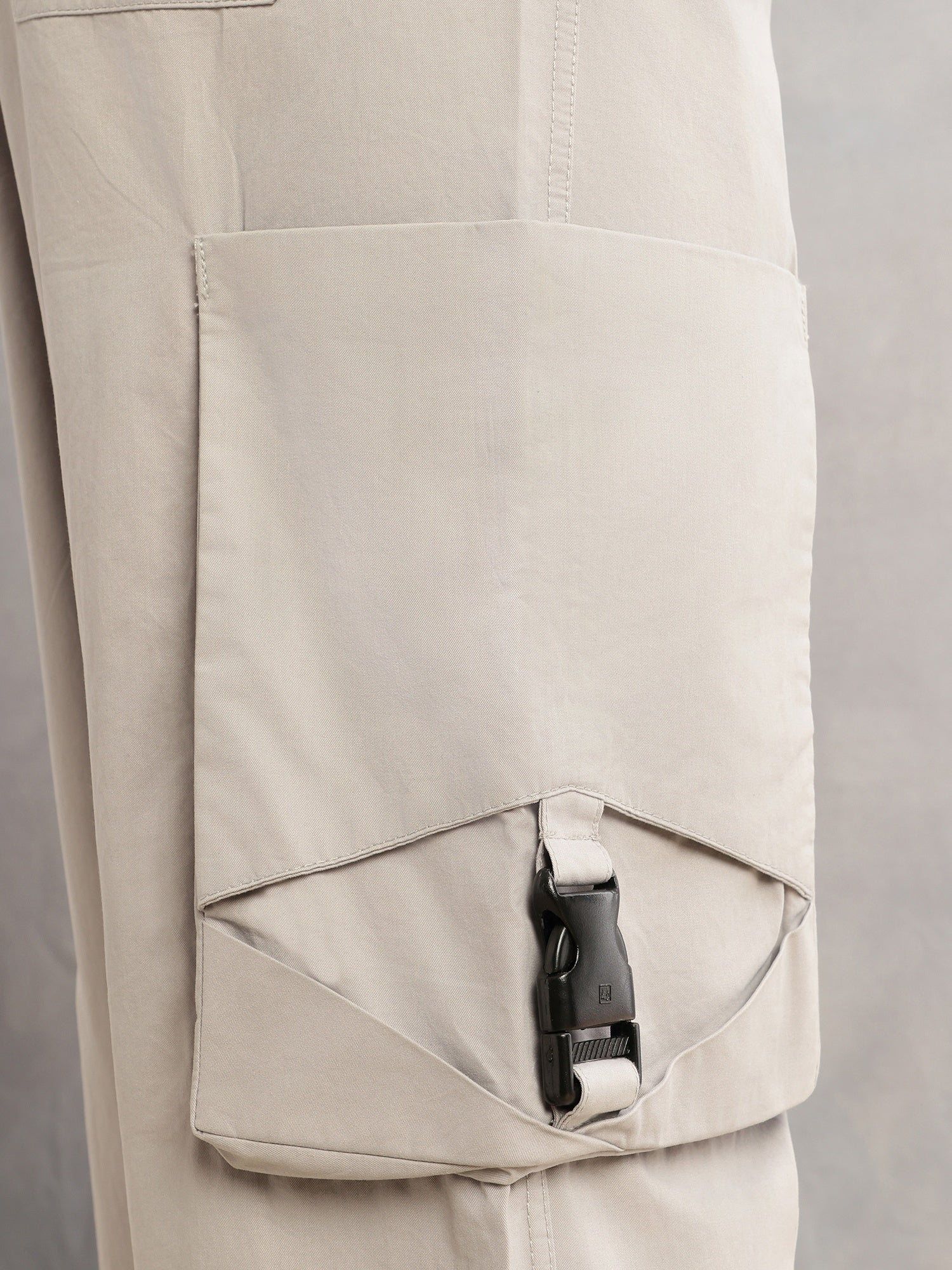 Thomas Scott Men Light Grey Cricket Club Relaxed Fit Mid-Rise 100% Cotton Woven Cargo Trouser