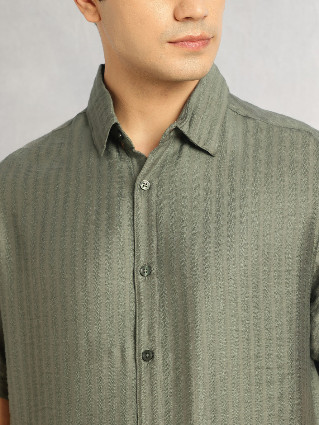 Thomas Scott Men Olive Regular Fit Short Sleeves Spread Collar Textured Polyester Casual Shirt