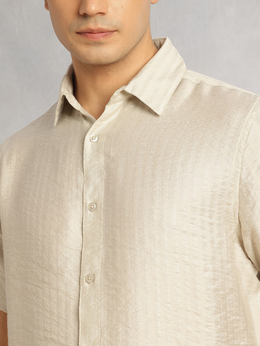 Thomas Scott Men Cream Regular Fit Short Sleeves Spread Collar Textured Polyester Casual Shirt