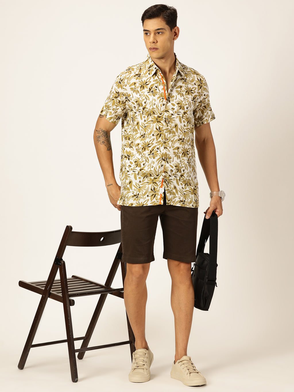 Thomas Scott Men Mustard Regular Fit Short Sleeves Spread Collar Tropical Printed Casual Shirt