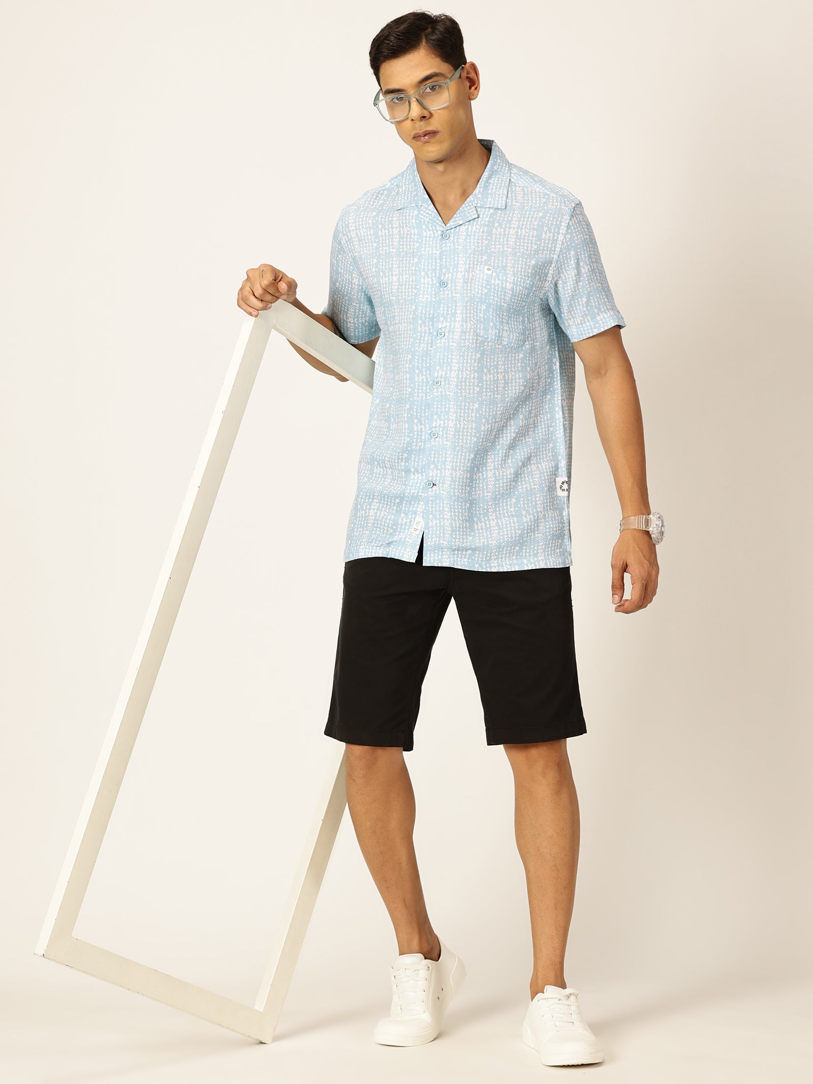 Thomas Scott Men Aqua Regular Fit Short Sleeves Cuban Collar Abstract Printed Casual Shirt