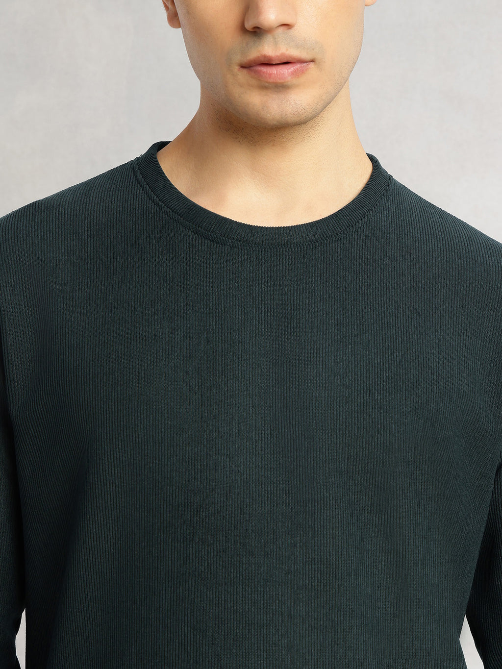 Thomas Scott Men Bottle Green Regular Fit Long Sleeves Round Neck Solid Polyester Pullover Sweatshirt