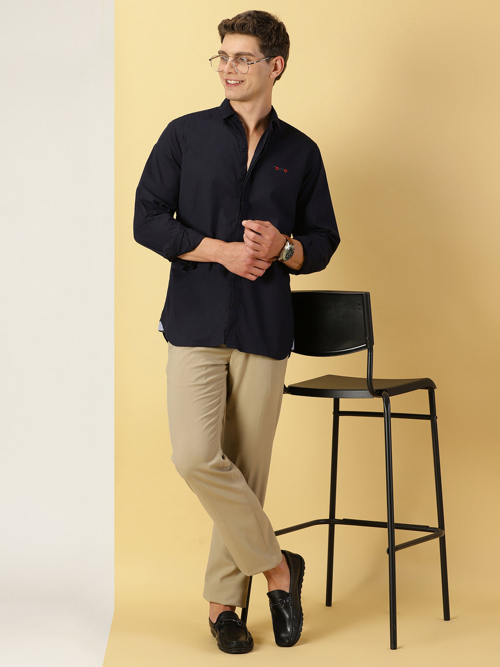 Thomas Scott Men Navy Slim Fit Long Sleeves Spread Collar Solid Casual Shirt